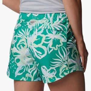Columbia Women's Super Tamiami pull on short Size XS new